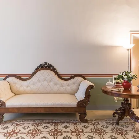 Apartment L'antica Chaise Longue *